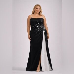 Elegant Beaded Floral Detailing Mother of the Bride / Groom Formal Dress